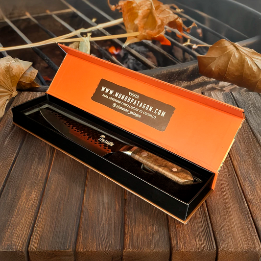 Cuchillo Parrillero inox. 3 capas hoja 20 cm Martillado PATAGÓN - PIÑON