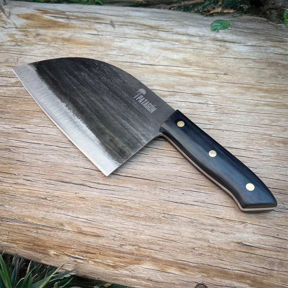 Hacha 18 cm ancha acero carbono PATAGÓN - SERBIO - Cuchillos Mundo Patagon