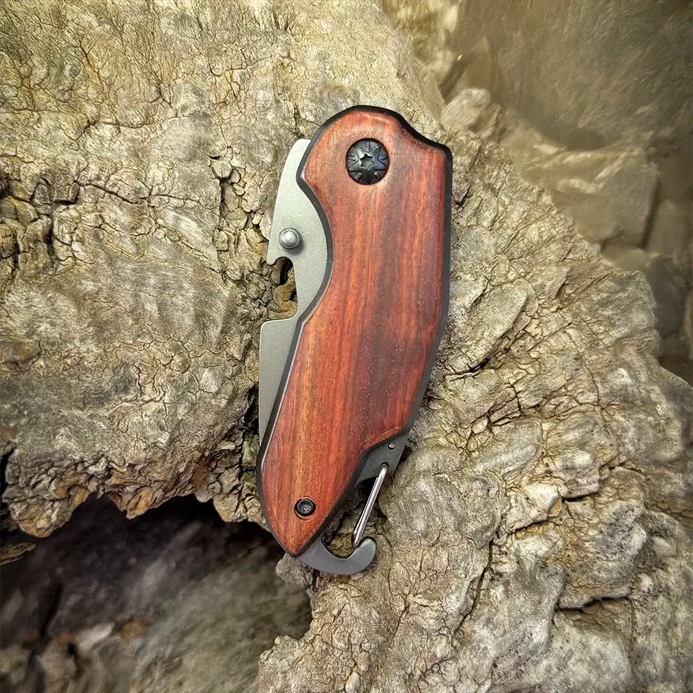 Cortapluma plegable Acero Inox. Revestido 6 cm PATAGÓN - COLORA (6944880099430)