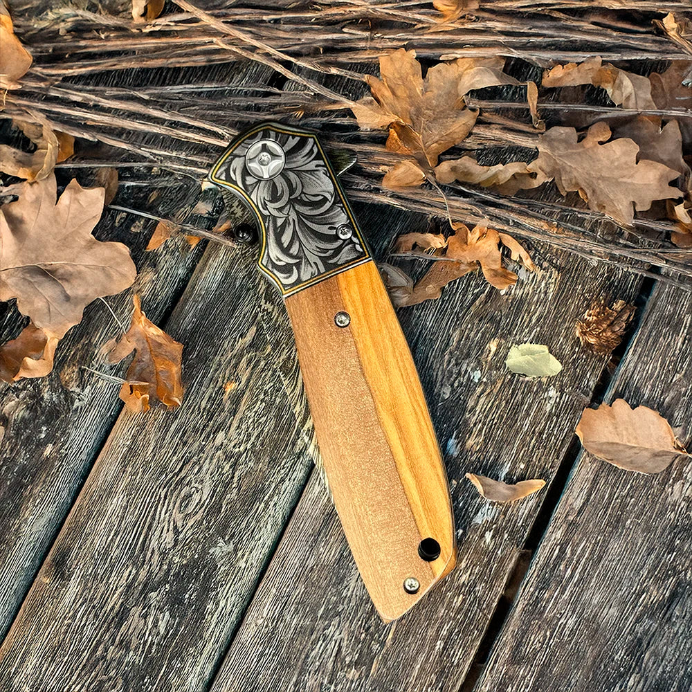 Corta pluma plegable Acero Inox. Recubierto PATAGÓN - DAMASQUINADA