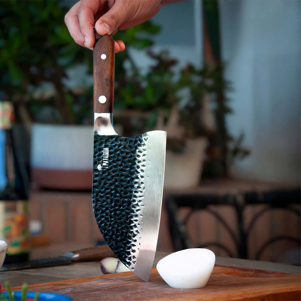 MONTAÑEZ - Serbio Hoja 18 cm ancha acero inox. martillado PATAGÓN + Funda reforzada GRATIS Sin Grabado