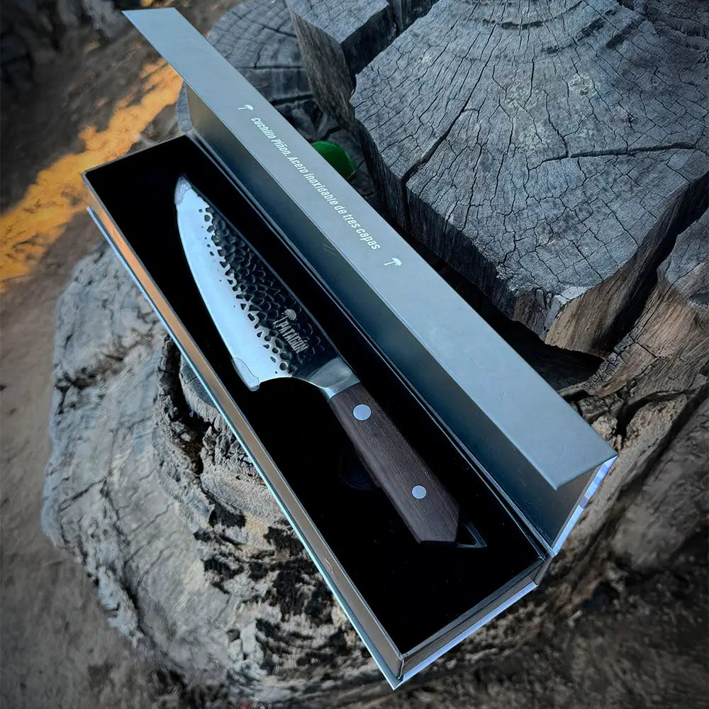 Cuchillo Parrillero inox. 3 capas hoja 20 cm Martillado PATAGÓN - PIÑON